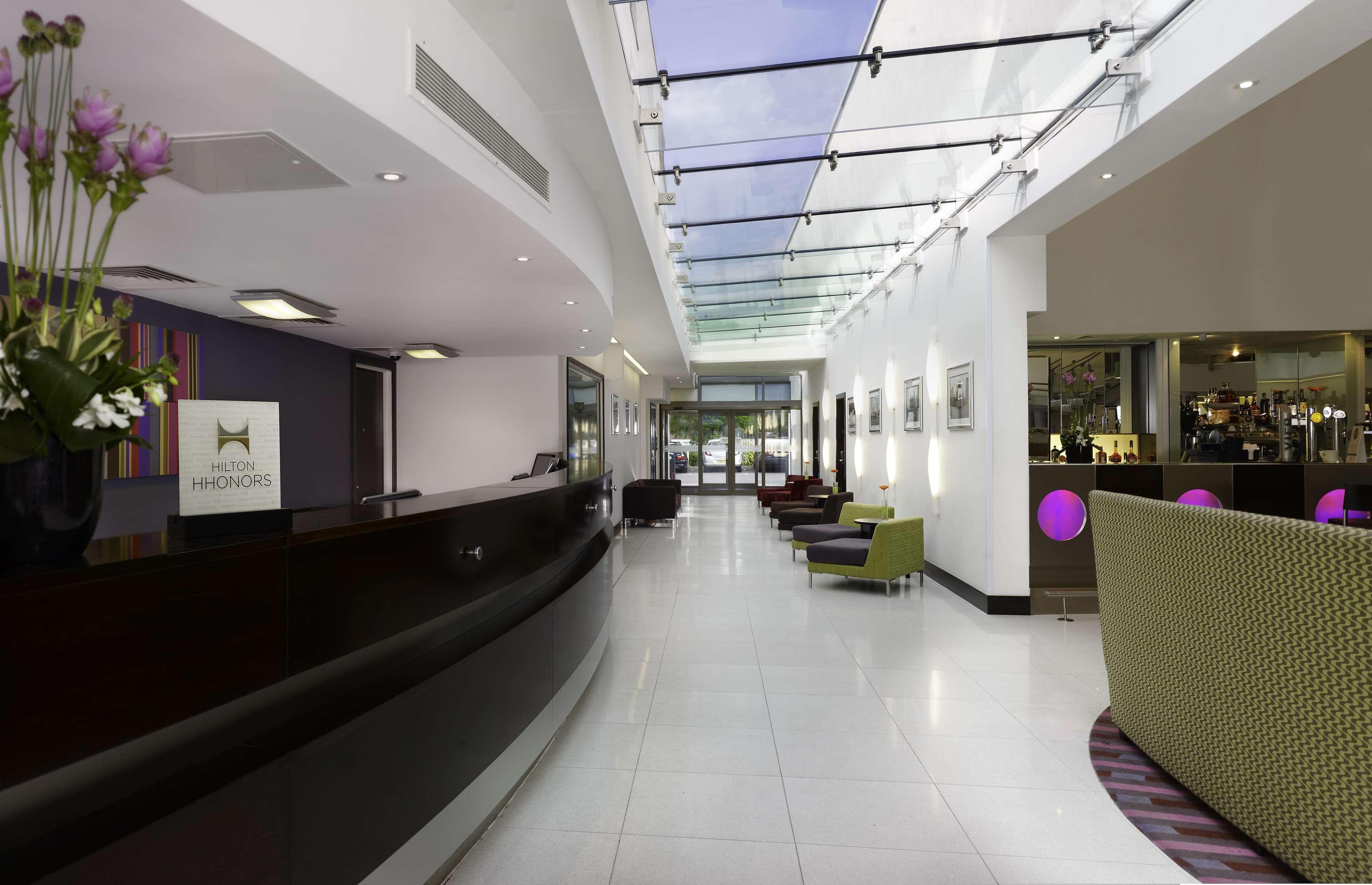 Doubletree By Hilton London Heathrow Airport Hotel Hillingdon Beltér fotó